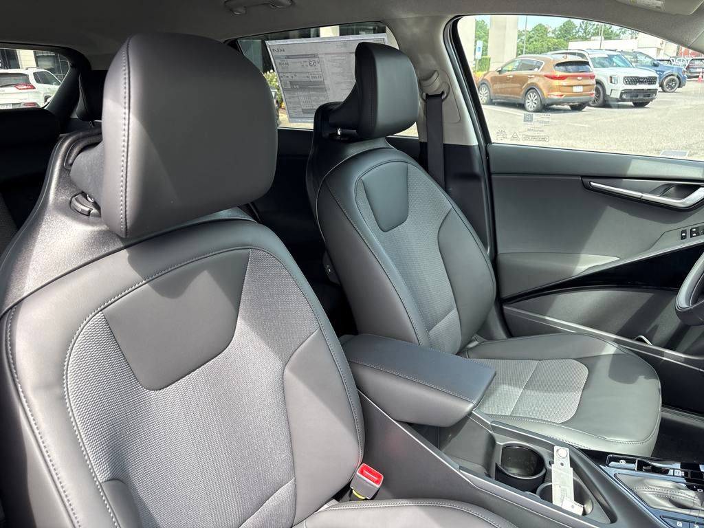 2025 Kia Niro EX photo 28