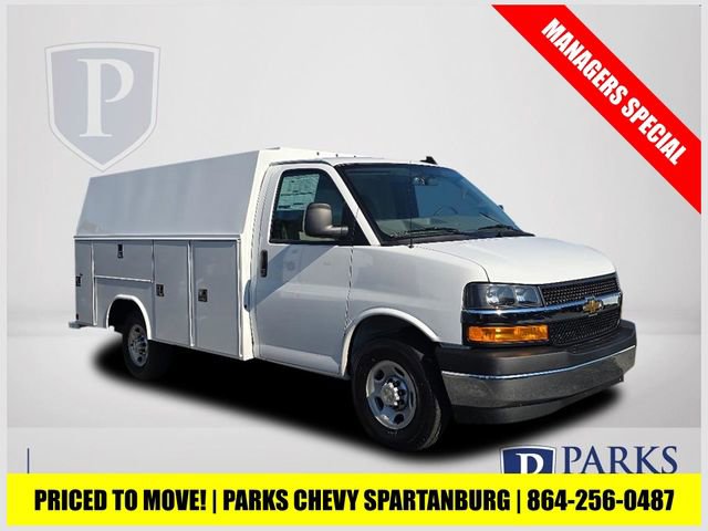 2025 Chevrolet Express Cutaway Base's photo