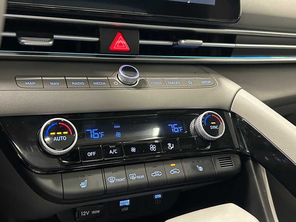 2024 Hyundai Elantra SEL Convenience photo 38