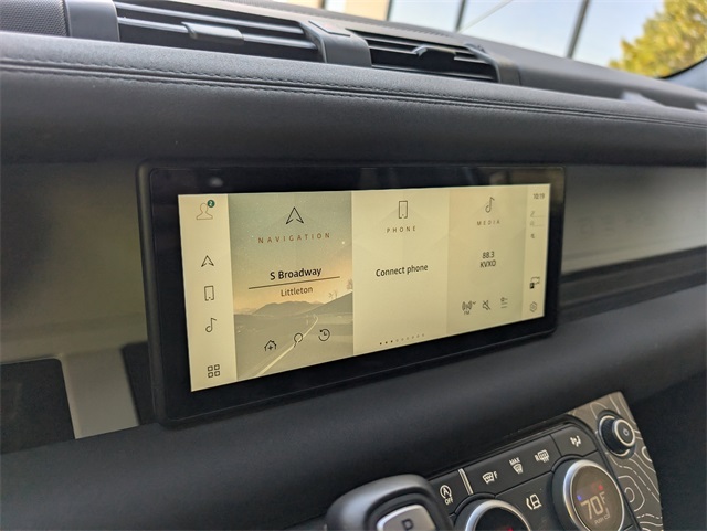 2023 Land Rover Defender 110 S photo 31