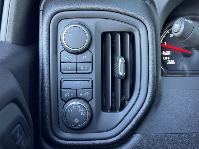 2026 Chevrolet Silverado 1500 Custom photo 21