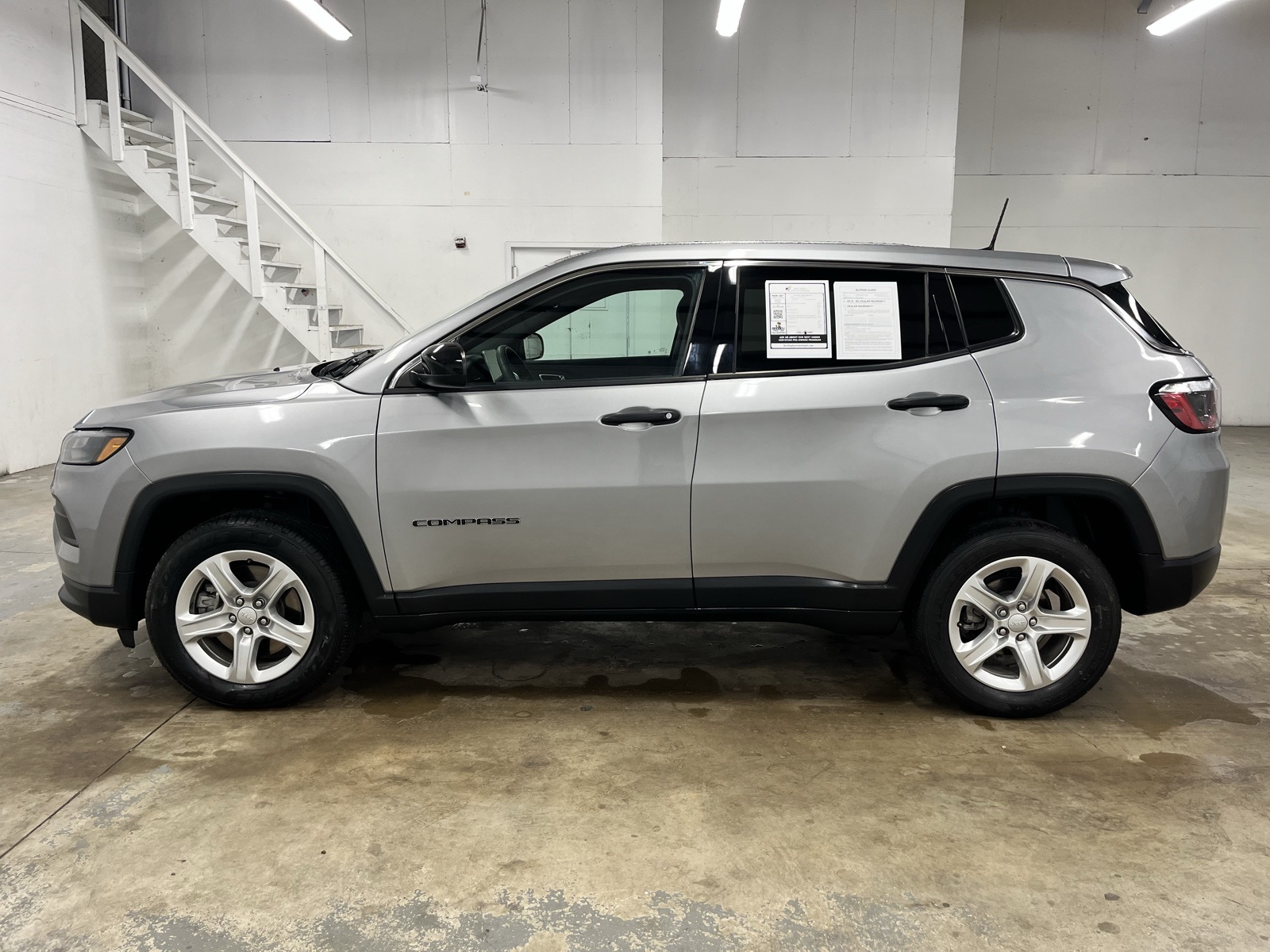 2023 Jeep Compass Sport photo 4