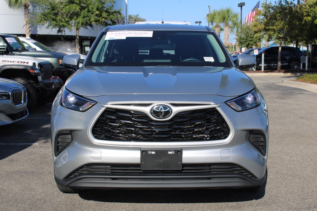 2023 Toyota Highlander L photo 2