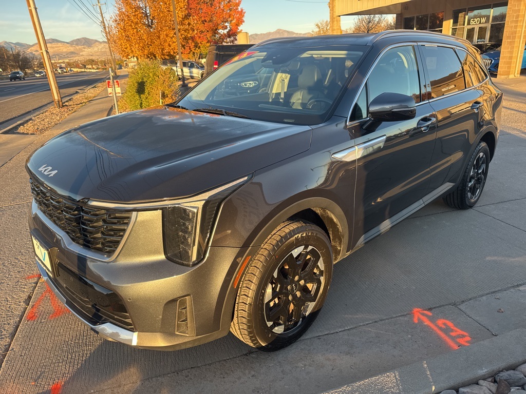 2024 Kia Sorento S photo 3