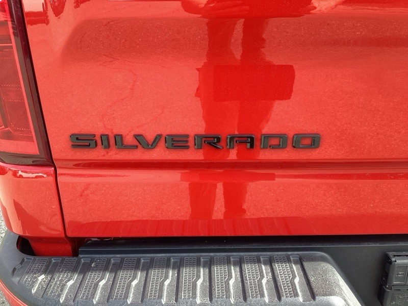 2023 Chevrolet Silverado 1500 RST photo 11