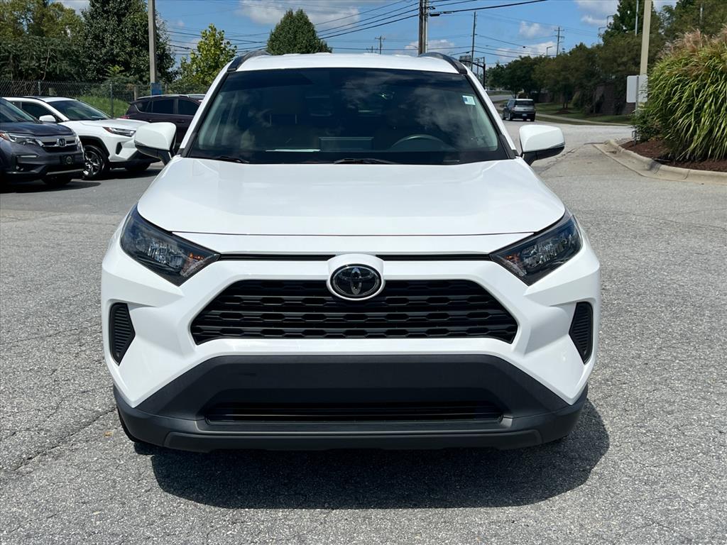 2021 Toyota RAV4 LE photo 5