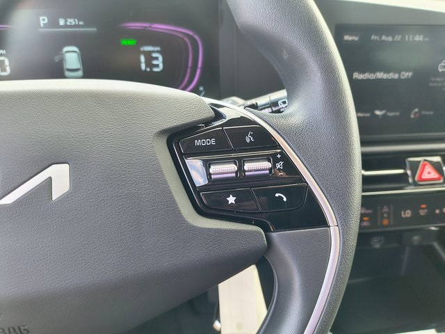 2024 Kia Niro LX photo 13