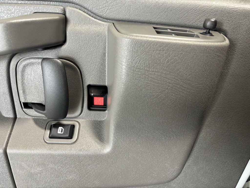 2025 Chevrolet Express Cargo 2500 photo 11