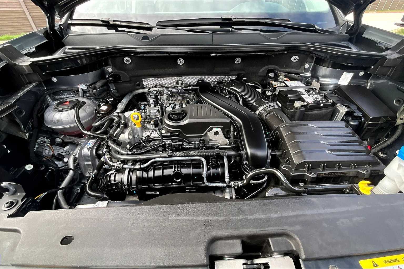 2024 Volkswagen Taos SE photo 28