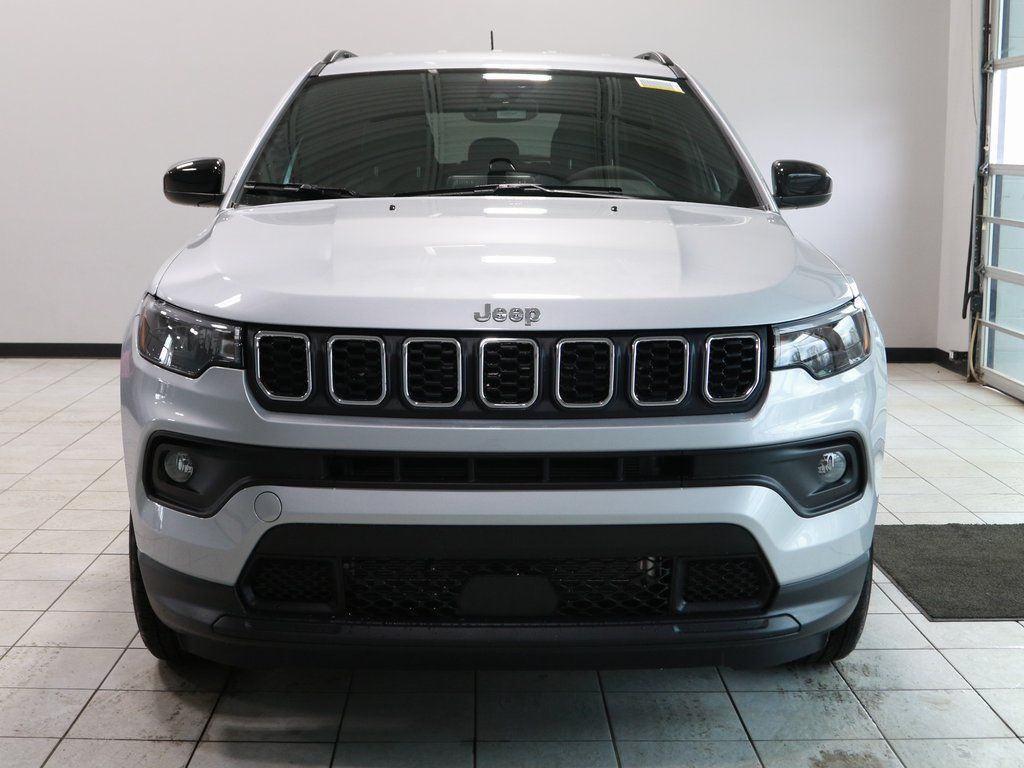 2025 Jeep Compass Latitude photo 2