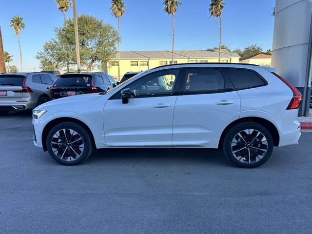 2026 Volvo XC60 B5 Plus photo 4