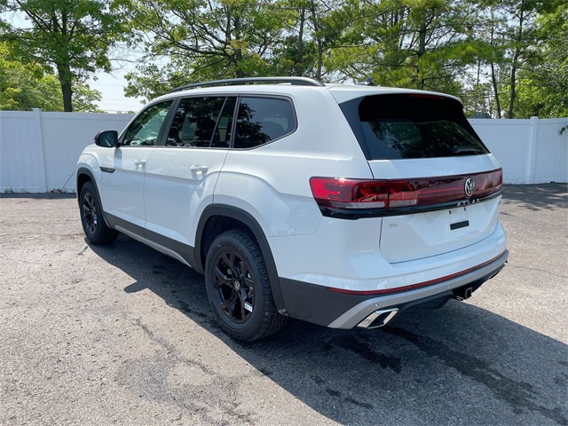 2025 Volkswagen Atlas Peak Edition SE Technology photo 9