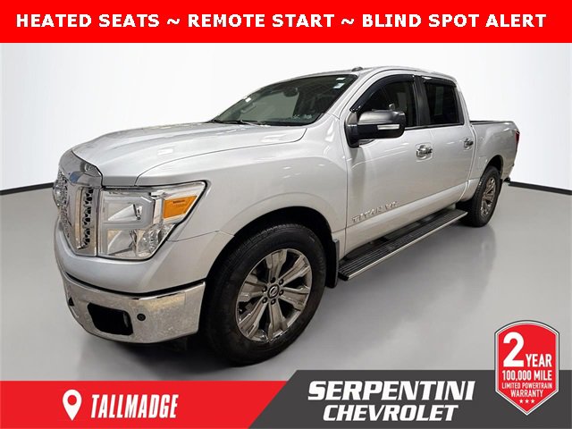 2019 Nissan Titan SV's photo