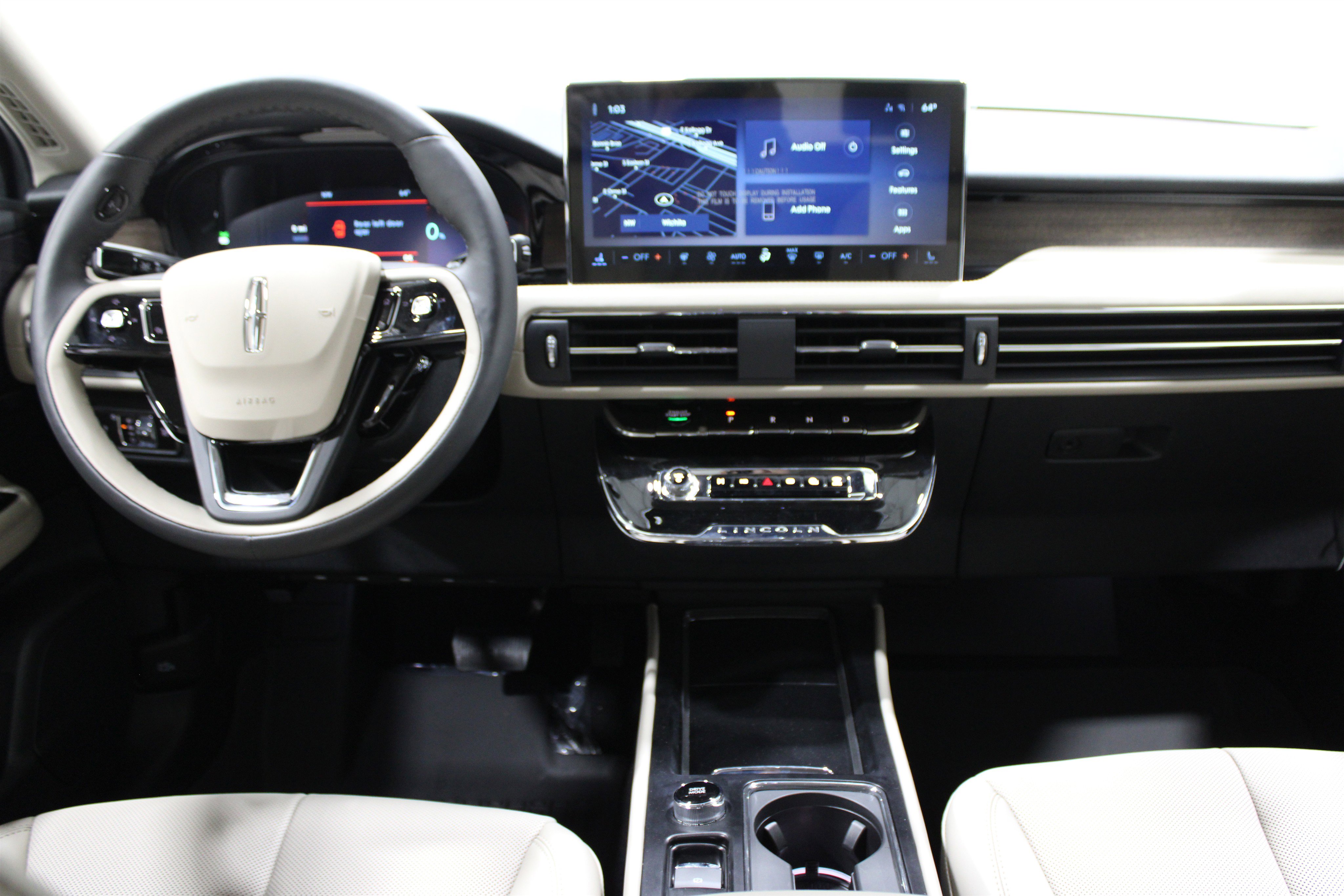 2025 Lincoln Corsair Grand Touring photo 2