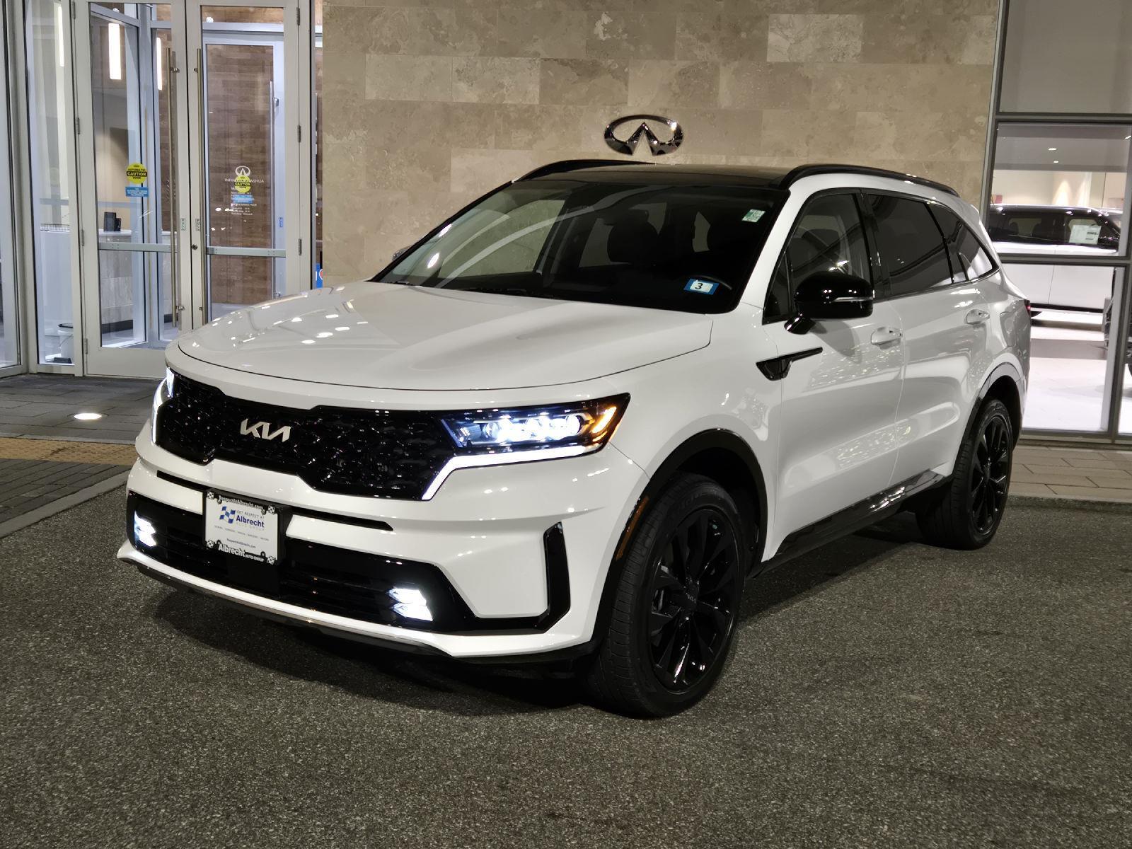 2023 Kia Sorento SX's photo