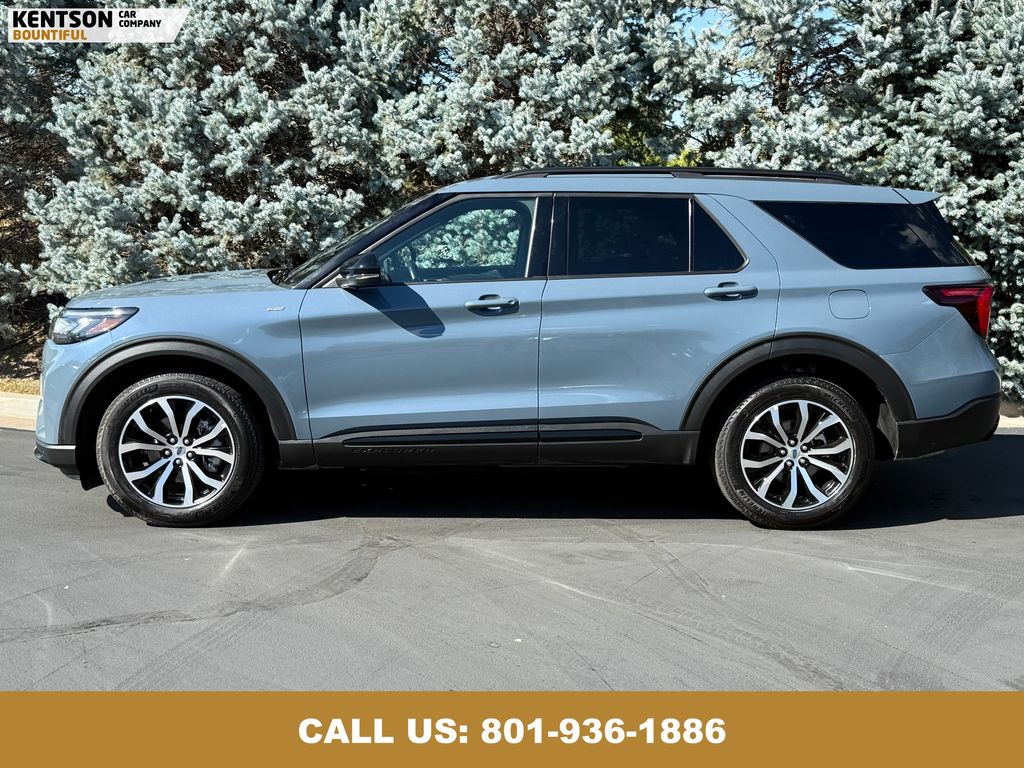 2025 Ford Explorer ST-Line photo 4