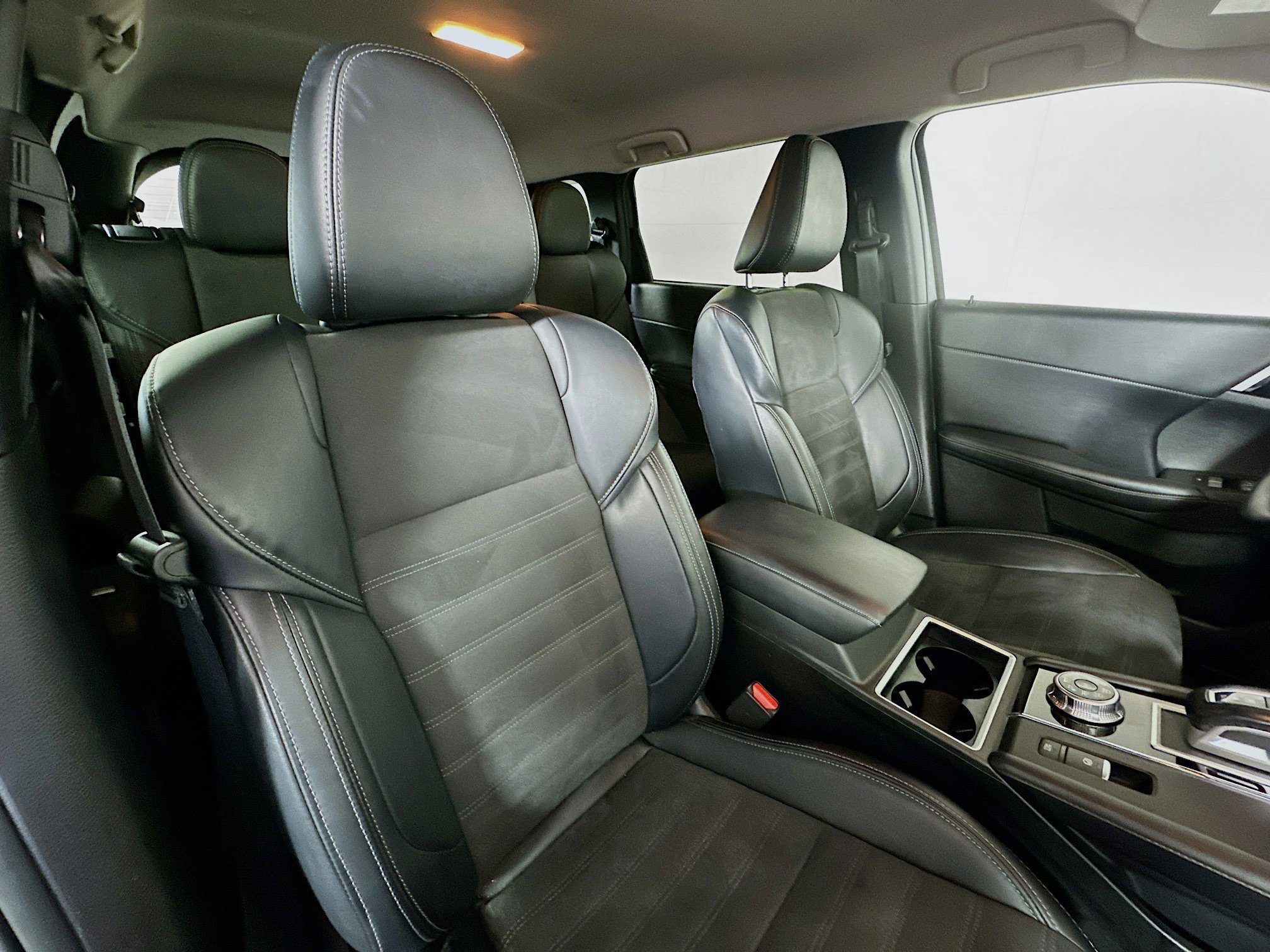 2024 Mitsubishi Outlander SE photo 24