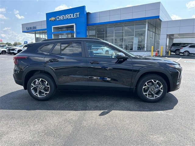 2026 Chevrolet Trax LT photo 3