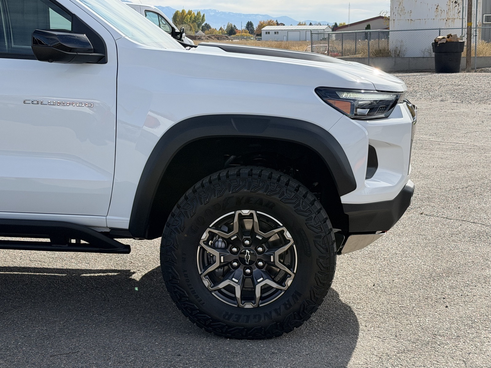 2025 Chevrolet Colorado ZR2 photo 3