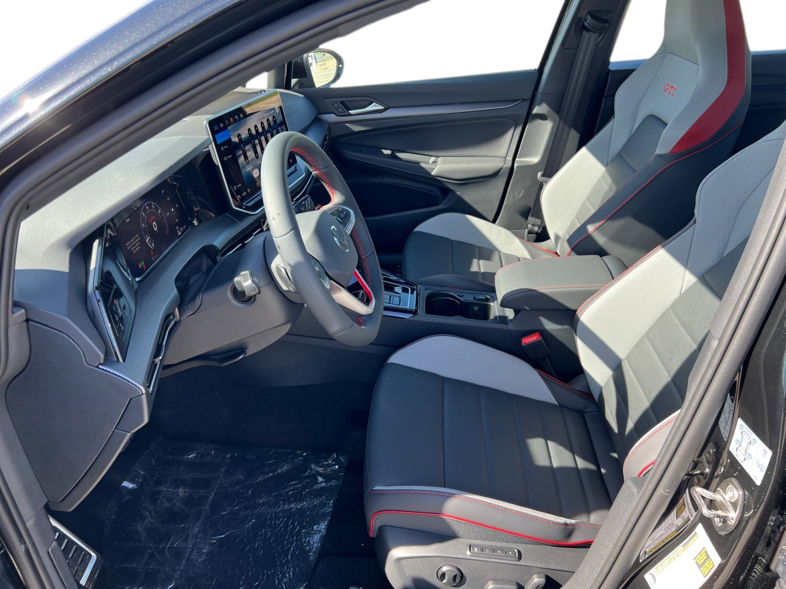 2025 Volkswagen Golf GTI Autobahn photo 2