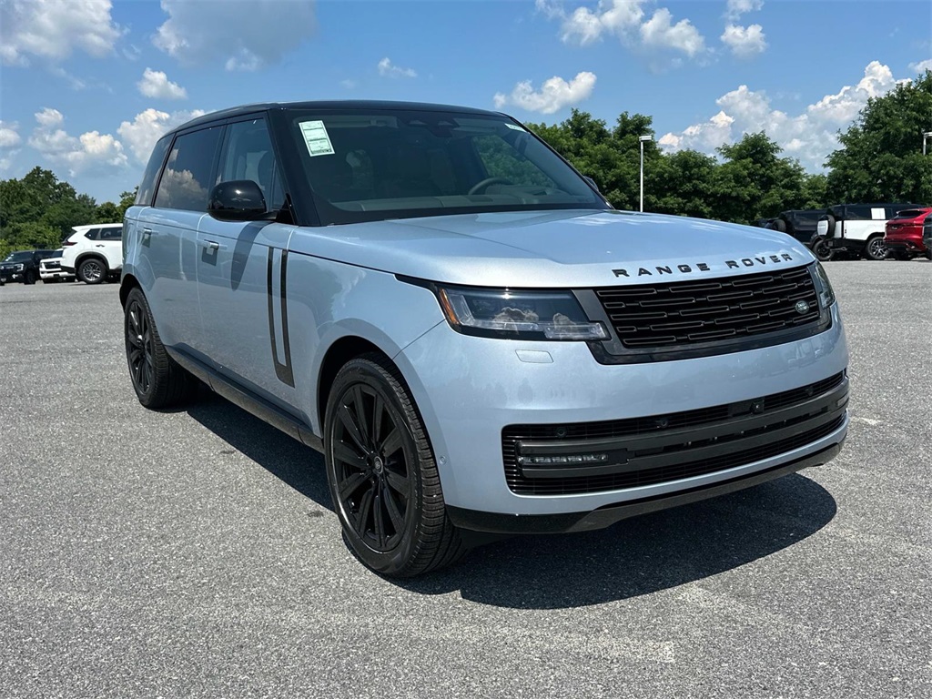 2025 Land Rover Range Rover SE photo 12
