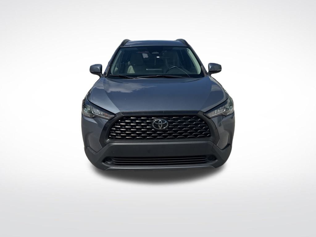 2023 Toyota Corolla Cross LE photo 4