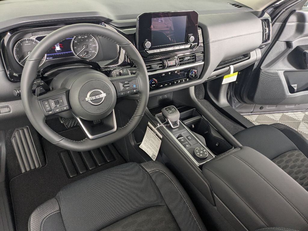 2025 Nissan Pathfinder SV photo 19