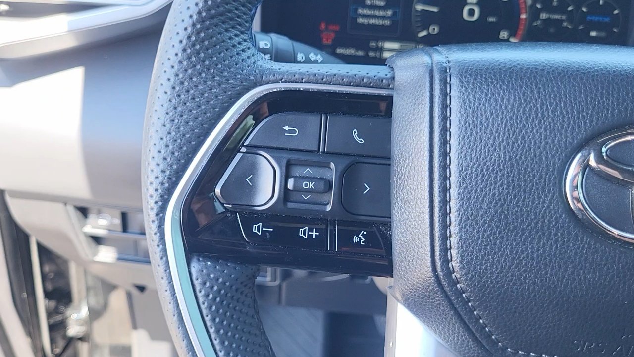 2023 Toyota Sequoia Platinum photo 13