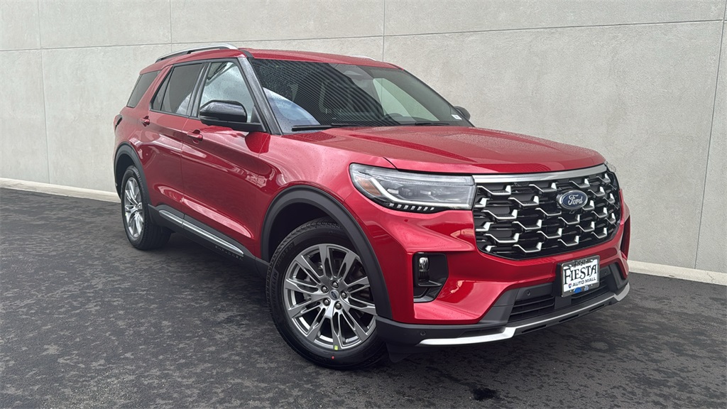 2026 Ford Explorer Platinum's photo