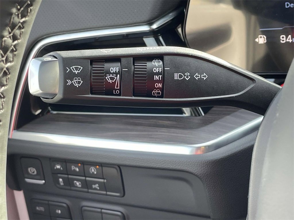 2025 Chevrolet Tahoe Premier photo 24