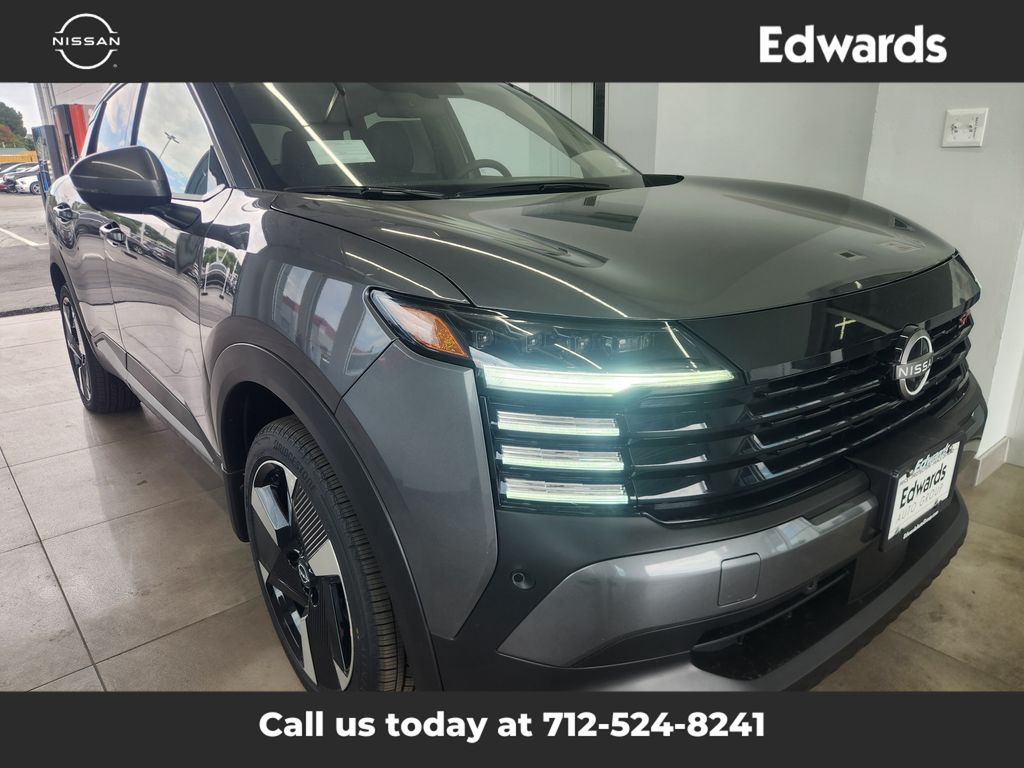 2025 Nissan Kicks SR photo 2