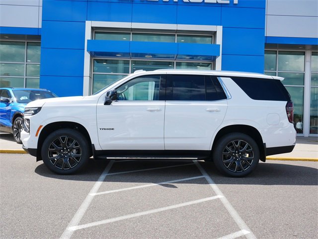 2025 Chevrolet Tahoe LS photo 2