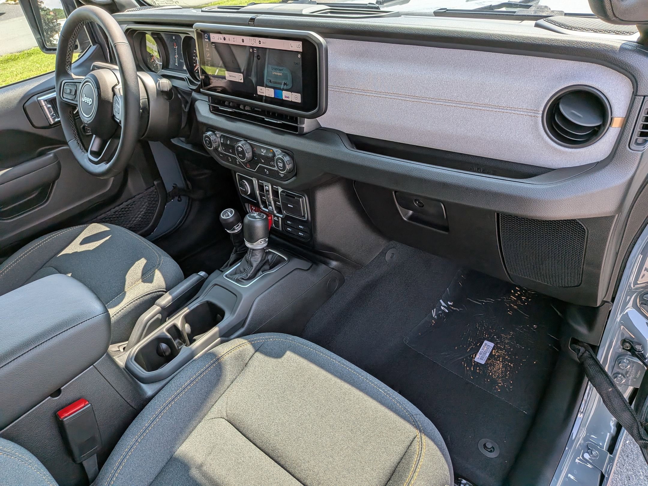 2025 Jeep Wrangler Willys photo 27
