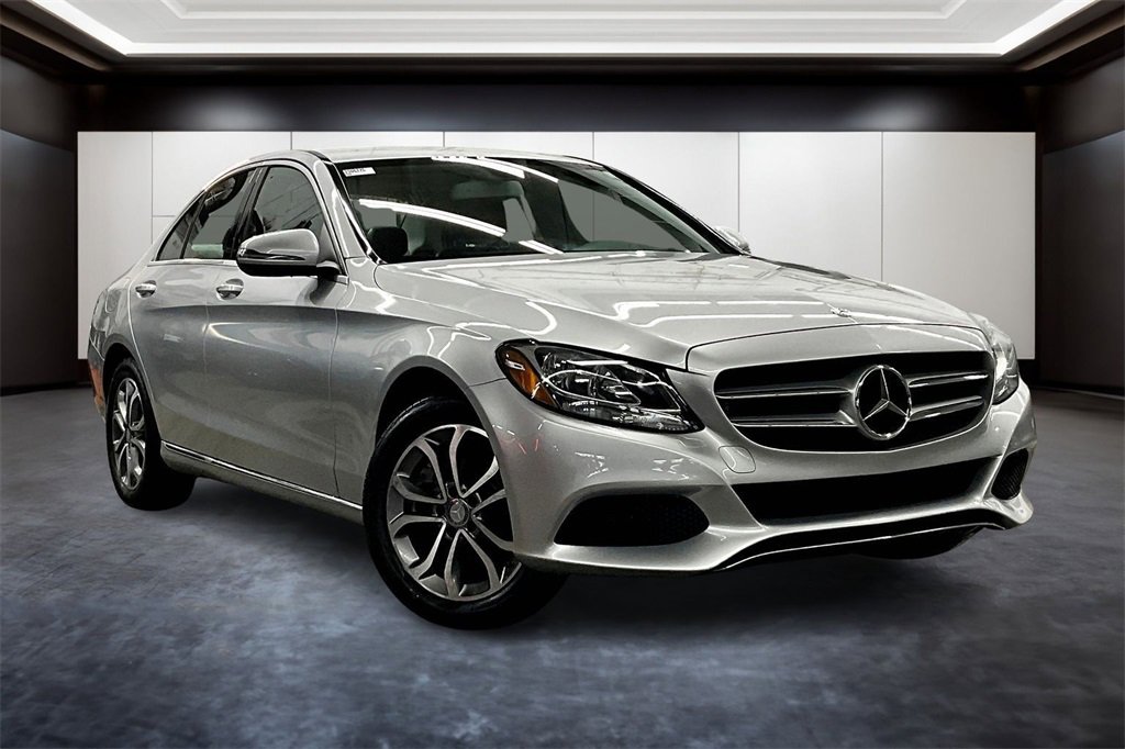 2016 Mercedes-Benz C-Class C300's photo