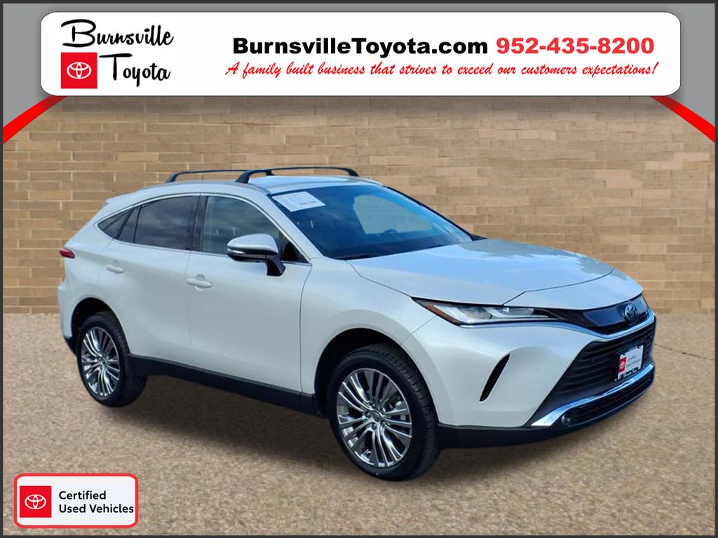 2024 Toyota Venza XLE's photo