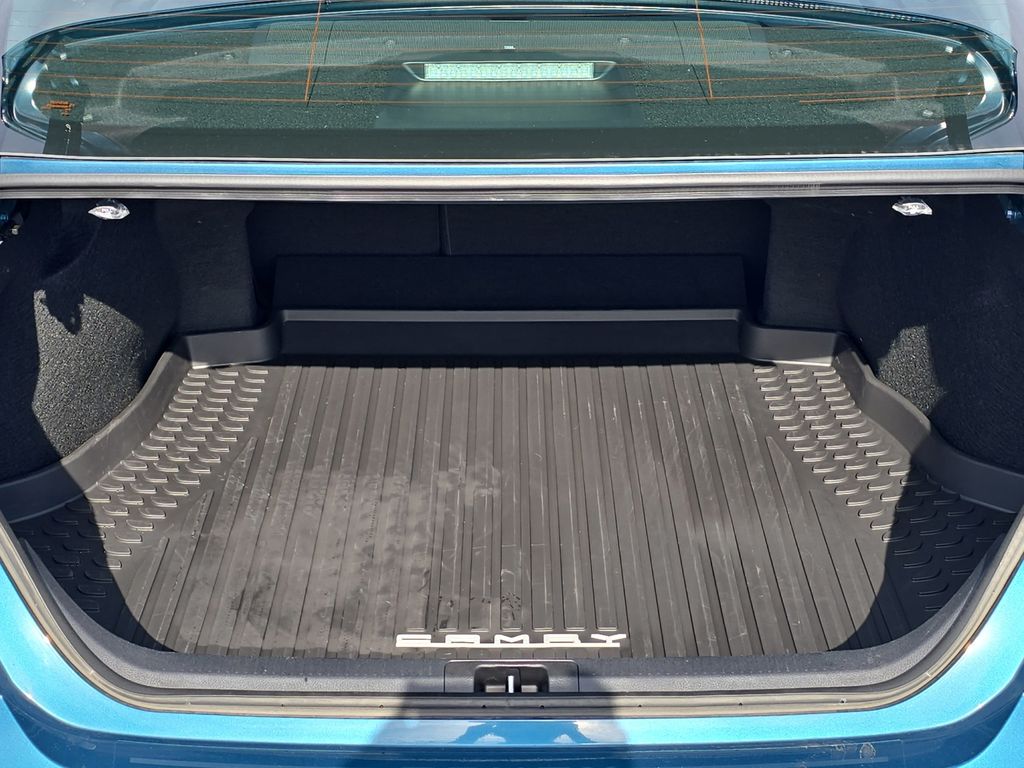 2025 Toyota Camry XSE photo 12