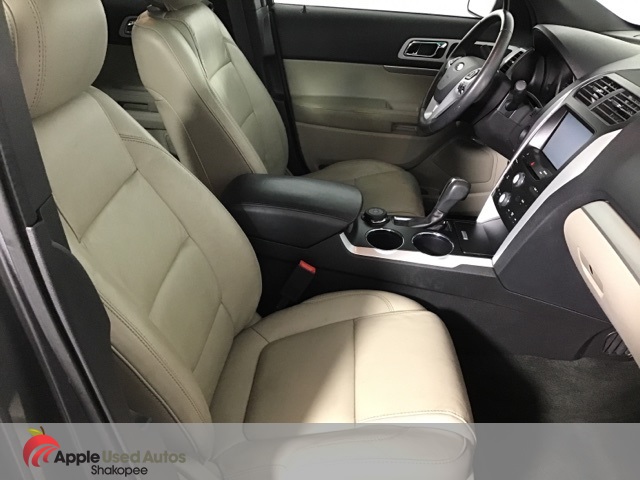 2014 Ford Explorer XLT photo 23