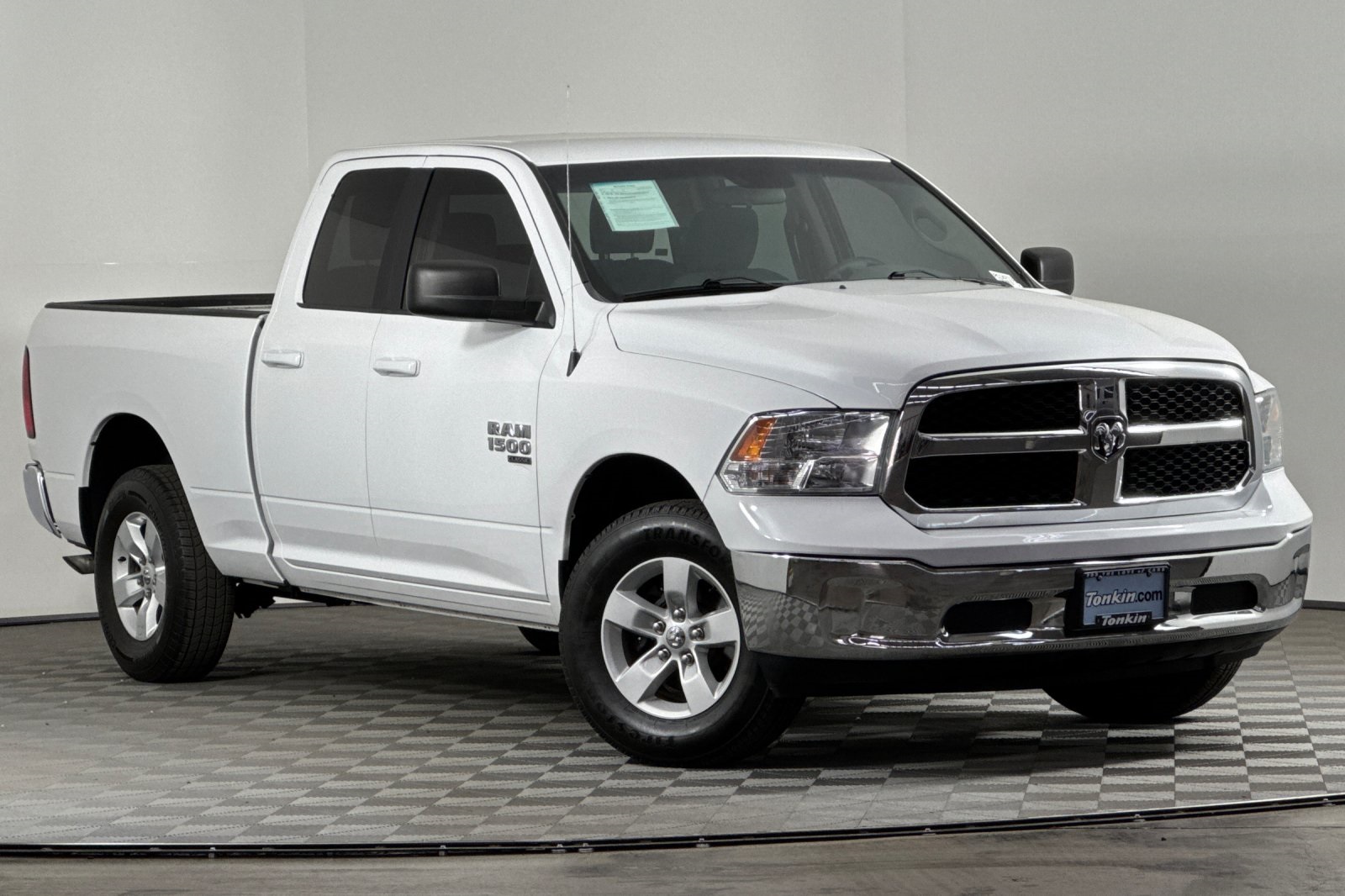 2020 Ram 1500 Classic SLT photo 2