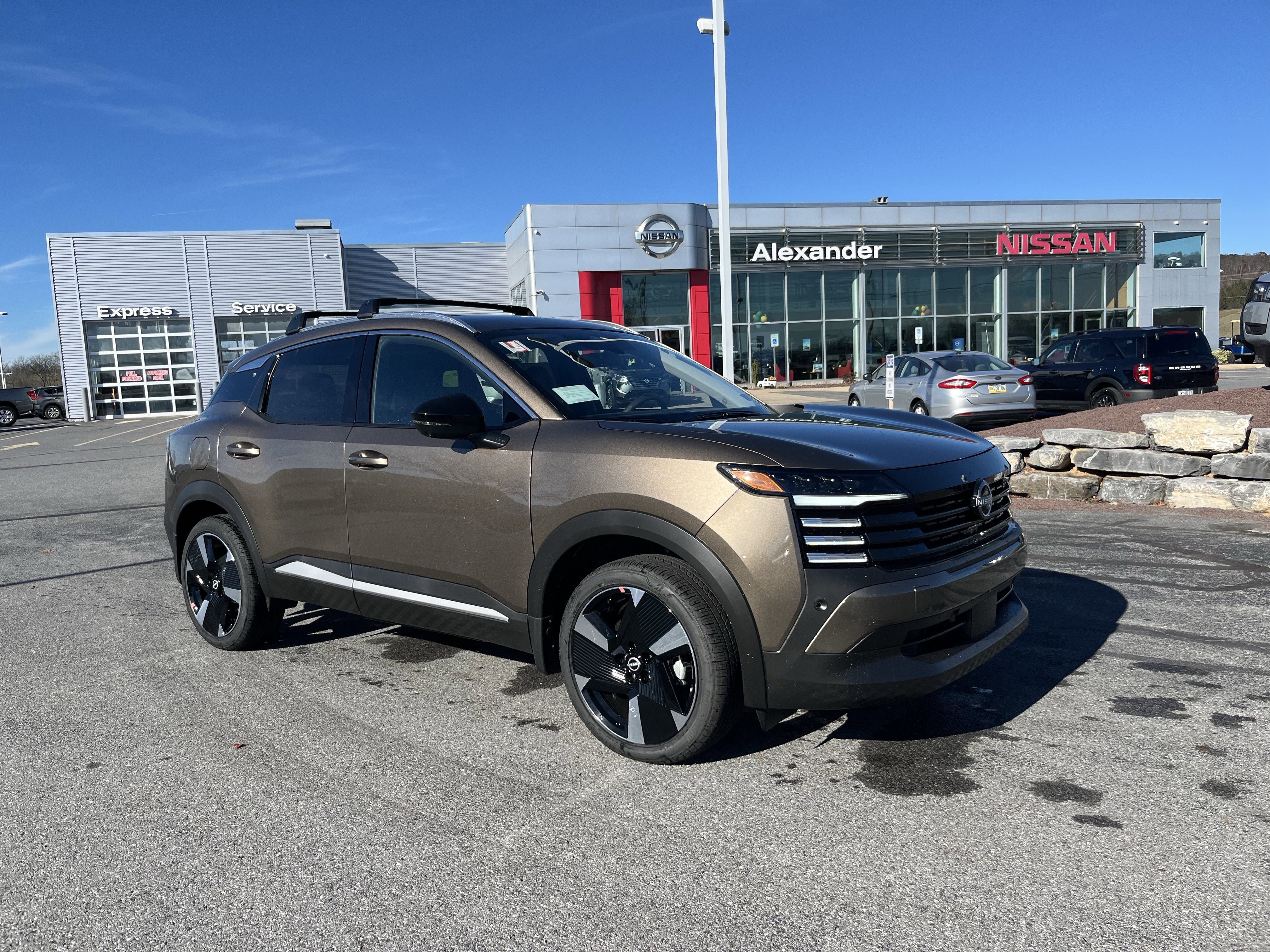 2026 Nissan KICKS SR AWD's photo