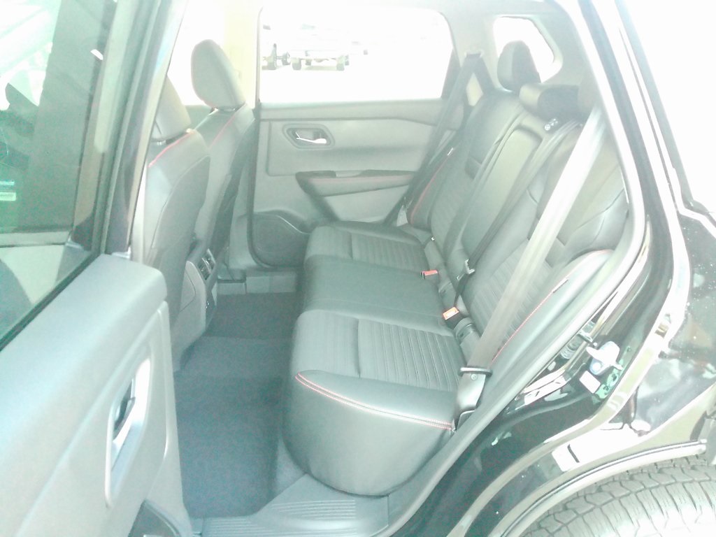 2026 Nissan Rogue SV photo 20