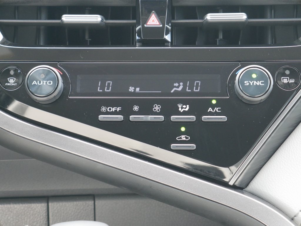 2021 Toyota Camry XLE photo 18