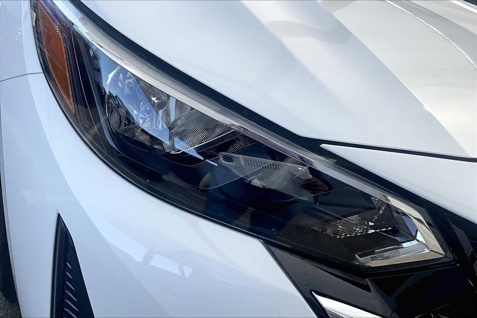 2025 Nissan Sentra SV photo 14