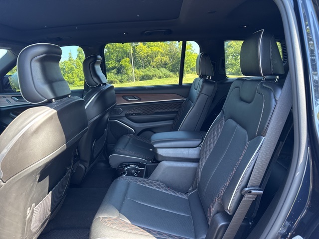 2024 Jeep Grand Cherokee L Summit photo 12