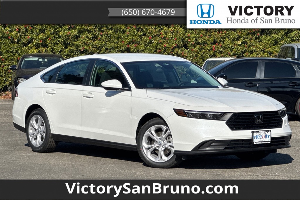 2025 Honda Accord LX's photo