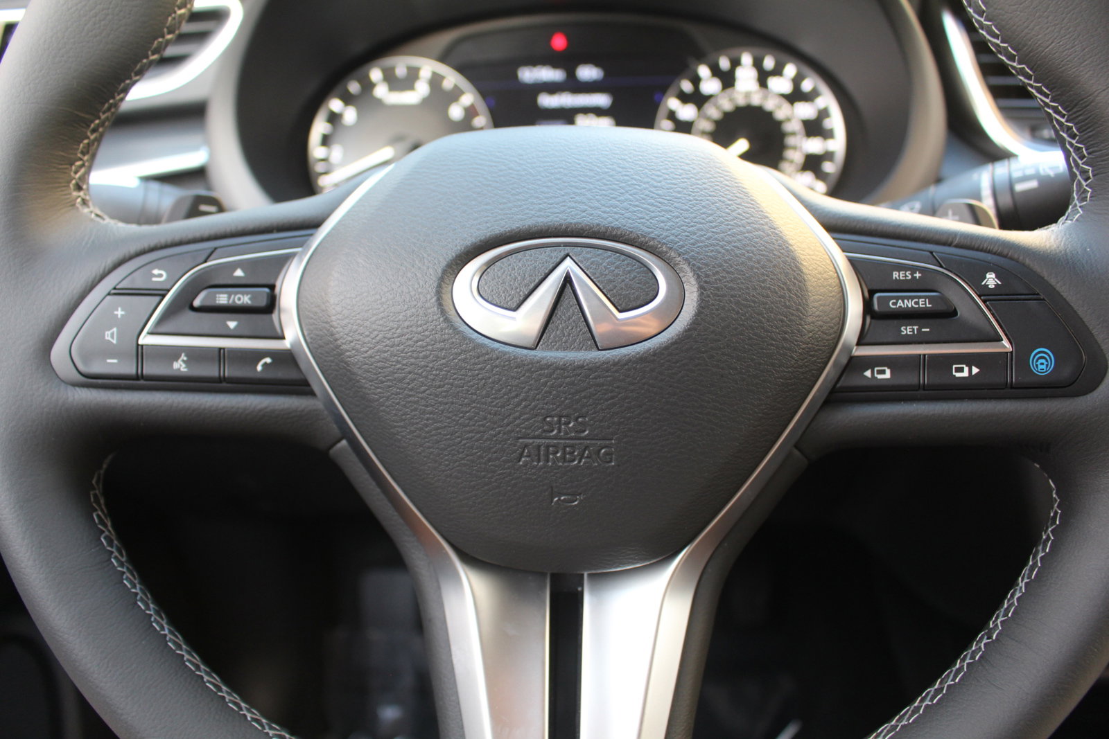 2025 Infiniti QX50 Luxe photo 18