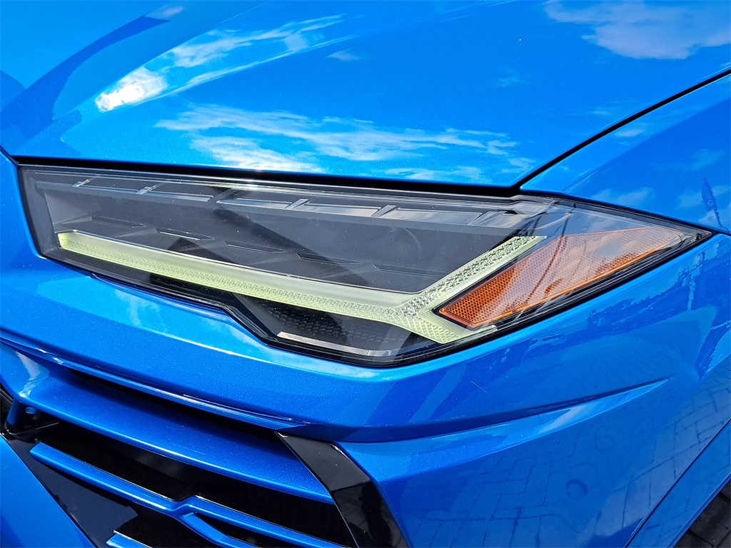2021 Lamborghini Urus photo 7