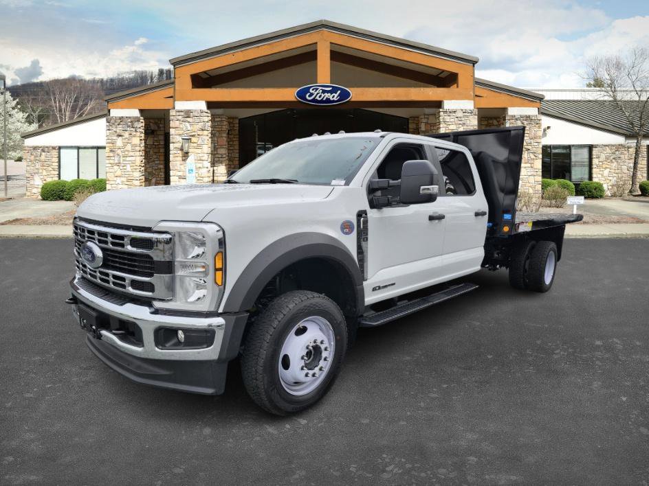 2024 Ford F-550 Super Duty Chassis Cab XL's photo