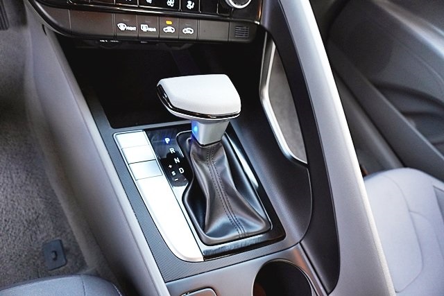 Used 2024 White Hyundai SEL image 30