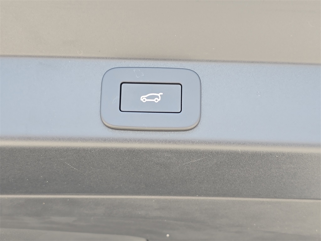 2025 Land Rover Range Rover Sport SE photo 4