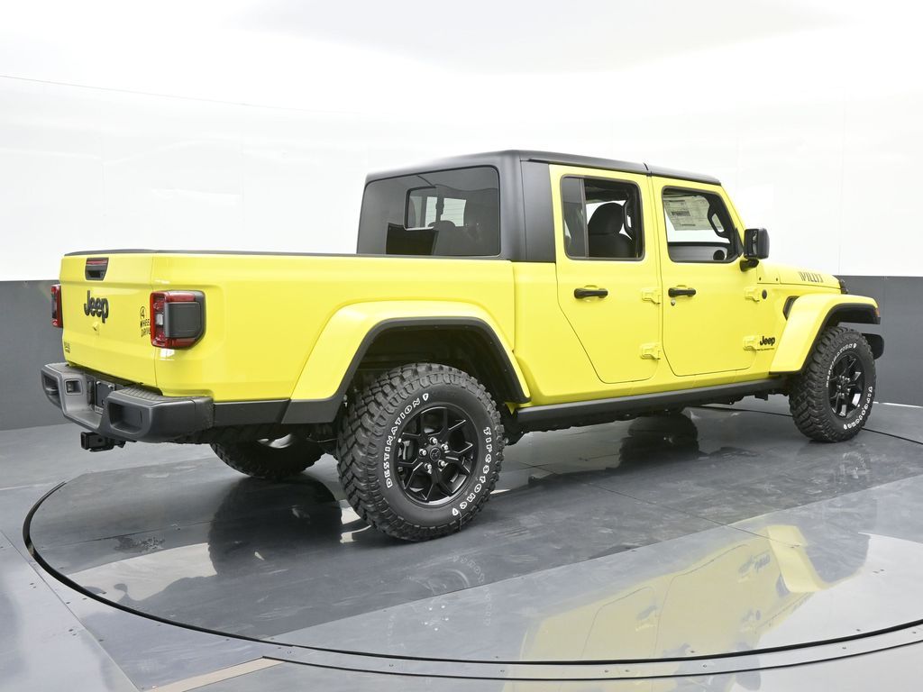 2024 Jeep Gladiator Willys photo 6